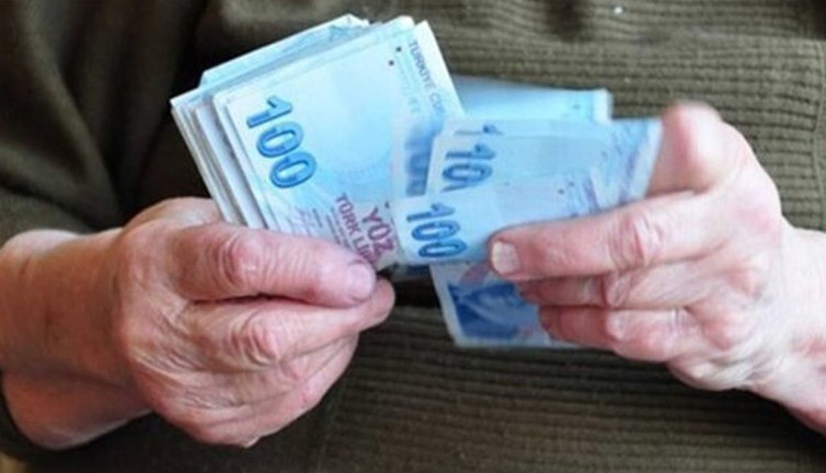 Milyonlarca emekliyi ilgilendiriyor... SGK, bayram ikramiyesi farkları için tarih verdi