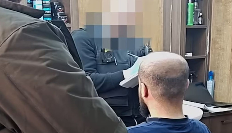 İngiltere’de Türk berberlere kara para operasyonu! On binlerce sterlin ele geçirildi