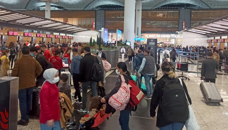 İstanbul Havalimanı’nda dönüş yoğunluğu!