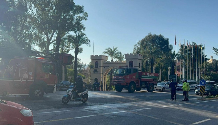 Marmaris’te korkutan otel yangını! Alevler odaları da sardı