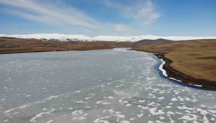 Barajın buzları bir günde çözüldü!
