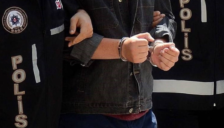 115 yıl hapis cezasıyla aranıyordu! İstanbul'da yakayı ele verdi