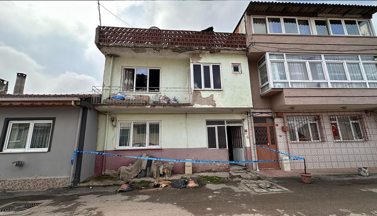 Bursa’da yürekleri sızlatan haber! Ocakta bıraktığı yemek 2 evladından etti