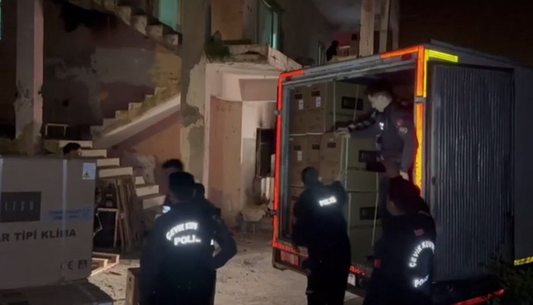 Nakliye şebekesinin çaldığı 4 TIR dolusu malzeme ele geçirildi