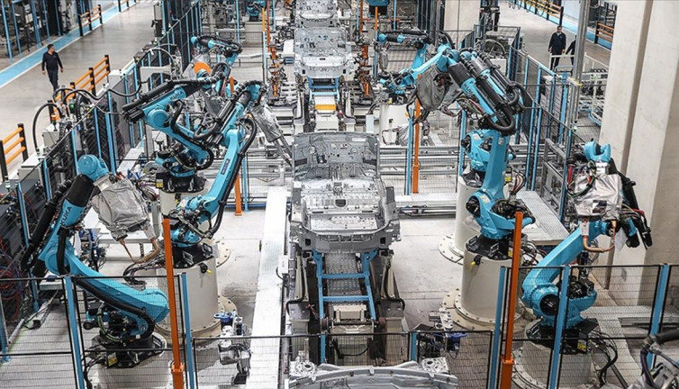 Trump'ın ek vergi kararı otomotiv devini dize getirdi! Yatırım kararını açıkladı