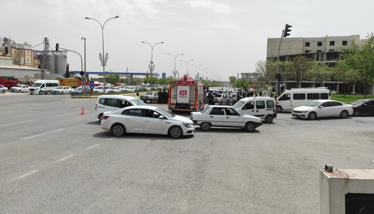 Şanlıurfa’da feci kaza: Otomobiller kafa kafaya çarpıştı: 8 Yaralı