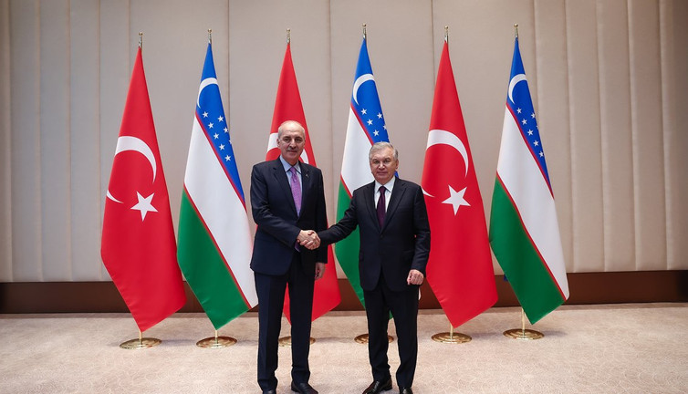 Özbekistan Cumhurbaşkanı Mirziyoyev TBMM Başkanı Kurtulmuş'u kabul etti