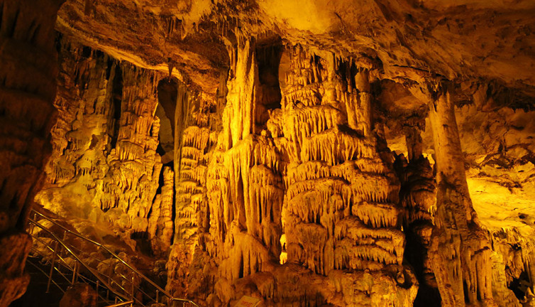 Tokat'tın meşhur mağarasını binlerce kişi ziyaret etti