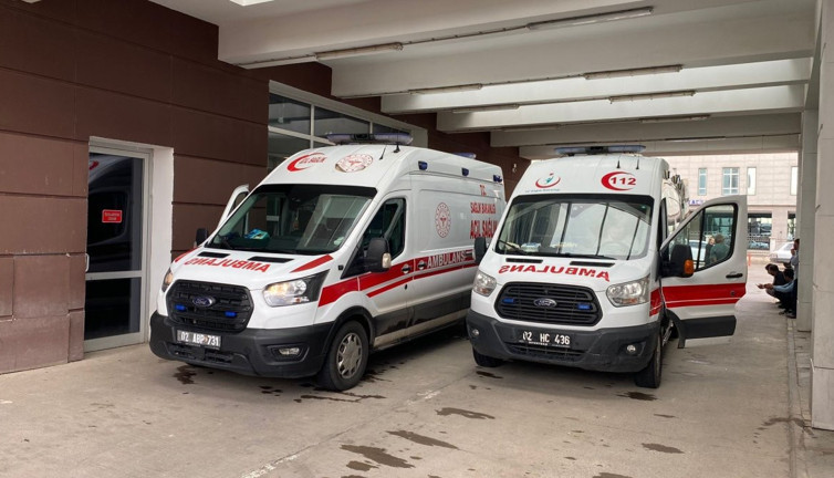 16 yaşındaki kız çocuğu canına kıymak istedi! Son anda kurtarıldı