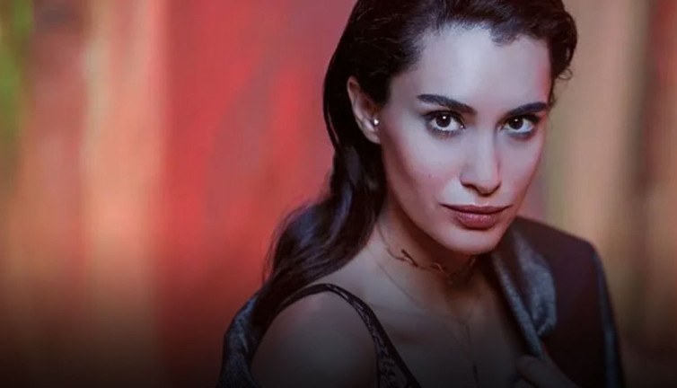 Yoksa yeni bir aşk mı doğuyor? Alp Dağları'nda başladı iddiası