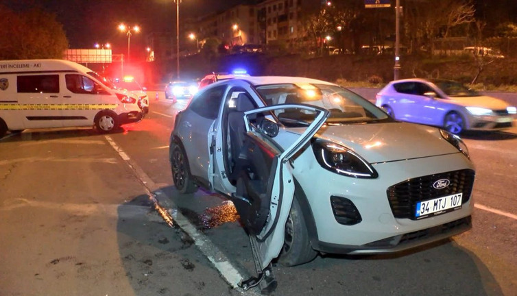 İstanbul TEM Bağlantı Yolu'nda feci kaza: Yardım için durdular, canlarından oldular