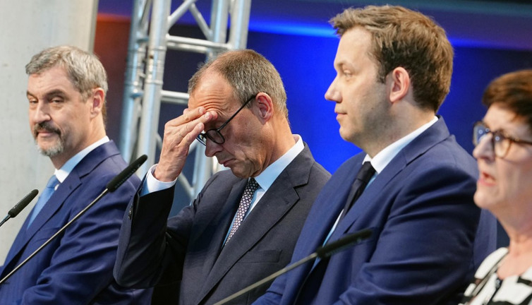 Almanya'da koalisyon krizi: Merz'den vergi resti