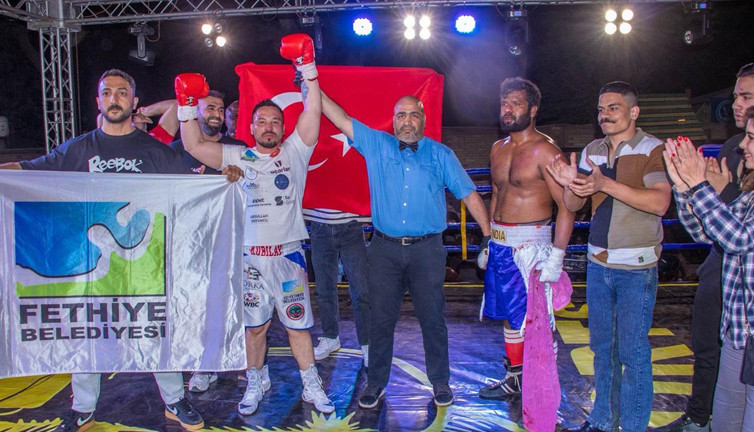 Mısır’da Türk yumruğu: 5. raunt nakavt: 16'da 16 yaptı