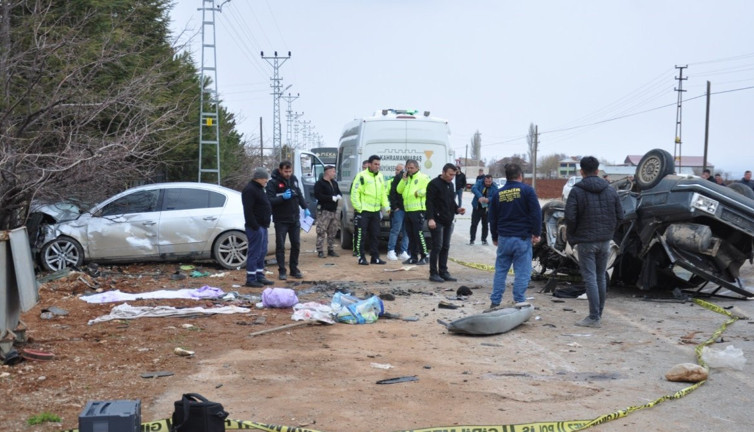 Kahramanmaraş’ta korkunç kaza! Araç kağıt gibi ezildi: Baba, oğlu ve yeğeni öldü, 3 yaralı var