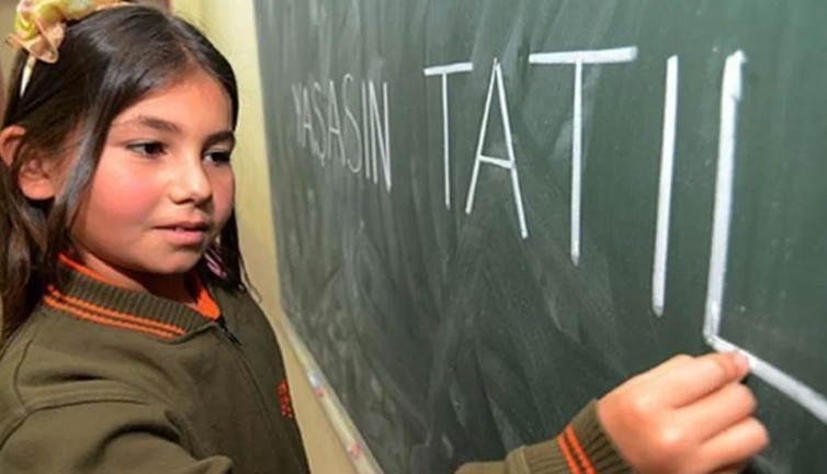 Yaz tatili tarihi değişiyor mu? Milyonlarca öğrenciyi heyecanlandıran gelişme