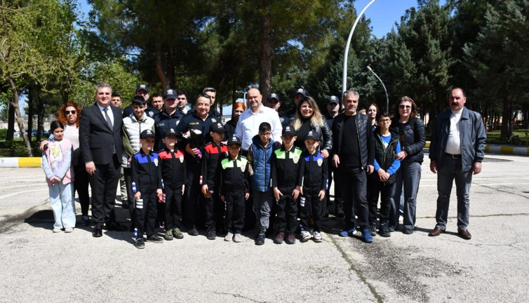 Koruma altındaki çocuklar polis okulunda: Diyarbakır’da özel gün