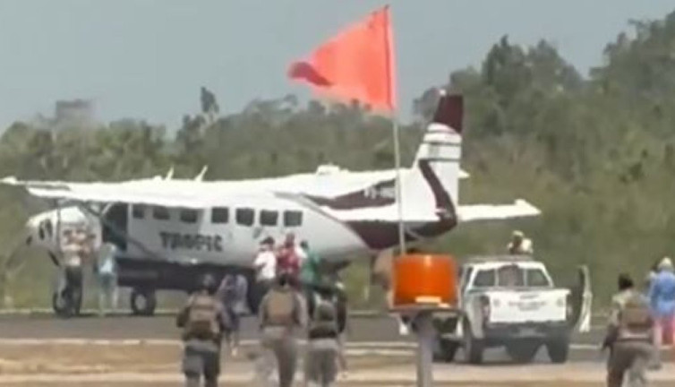 Yolcu, uçağı kaçırmak isteyen korsanı öldürdü. Gökyüzünde dehşet
