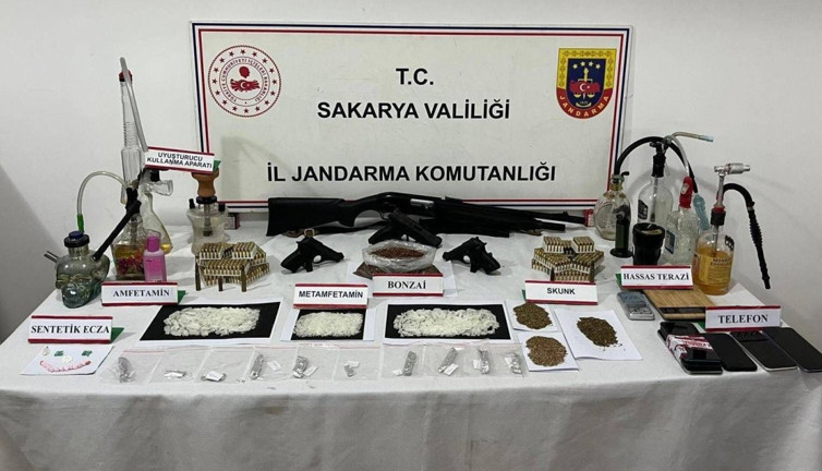 Sakarya'da kaçakçılara operasyon: 2 tutuklama