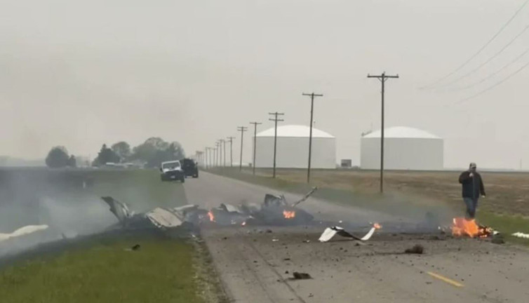 ABD'de uçak elektrik hatlarına çarpıp yere çakıldı: 4 ölü