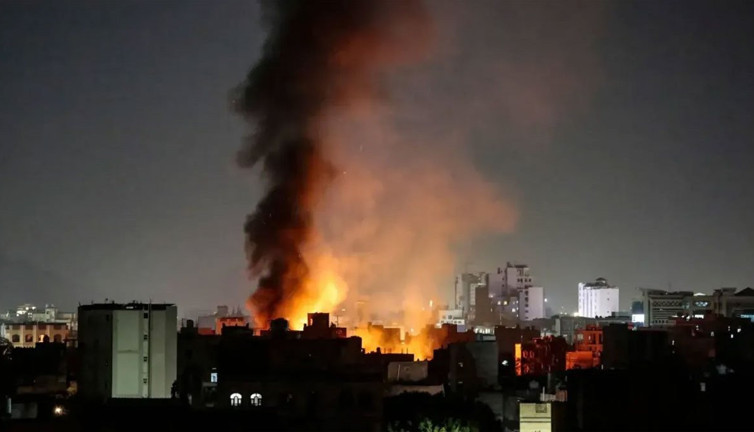ABD ordusu Yemen'in başkenti Sana’yı vurdu: 12 ölü, 30 yaralı