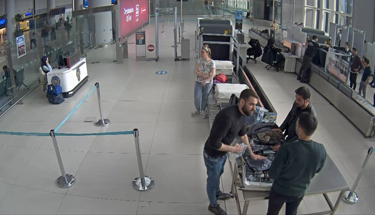 İstanbul Havalimanı’nda kaçakçılık operasyonu: Valizden vizon kürkten spor ayakkabıya neler çıktı neler!