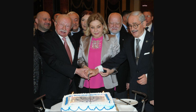 Basın Konseyi 37. yılını coşkuyla kutladı! Büyükerşen’e onur ödülü