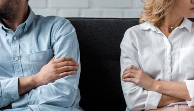 Eşine "çingene" diyen kocaya Yargıtay'dan tazminat ve nafaka şoku