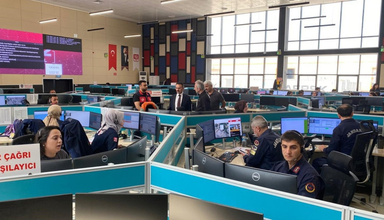 Marmara’da 6,2’lik deprem: Kocaeli’de kriz masası kuruldu!