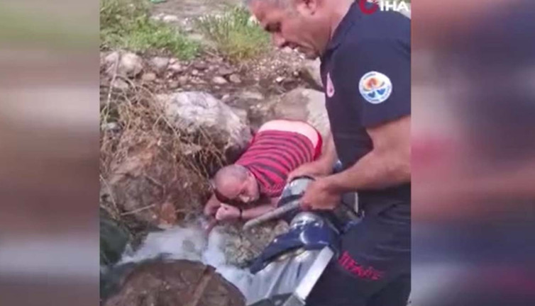Ava çıkan adam av oldu! Yardımına itfaiye koştu