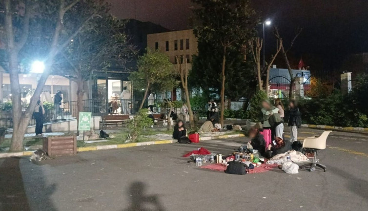 Depremden kurtuldular ihmale yenildiler! Yurtlar kapalı, ürünler tarihi geçmiş