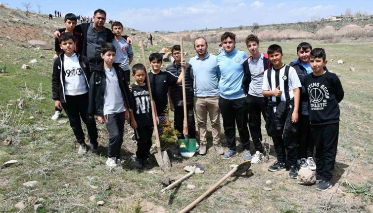 2 bin fidan toprakla buluştu