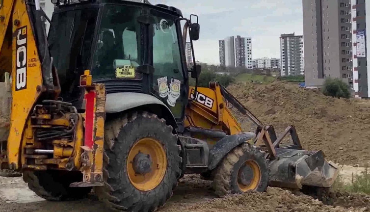 Tarsus Belediyesi aşırı yağış sonrası sahaya indi
