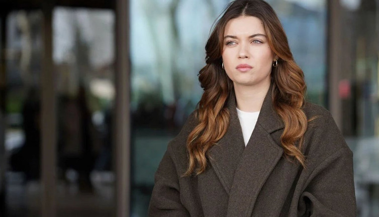 Afra Saraçoğlu'nun yeni dizisi belli oldu! Dizi biter bitmez imaj değiştirmişti