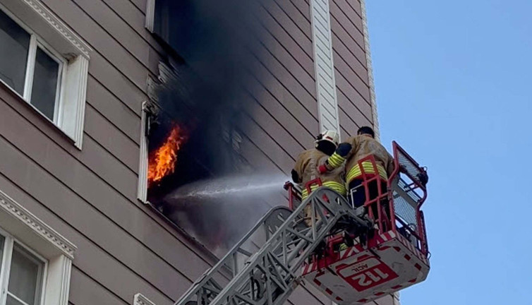 Manisa’da korku dolu anlar! Çocukların oyunu yangına sebep oldu: 6 kişi hastanelik oldu