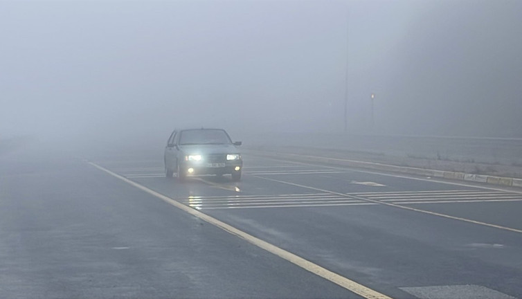 Sürücüler dikkat! Bolu Dağı'nda yoğun sis: Görüş mesafesi 25 metreye düştü