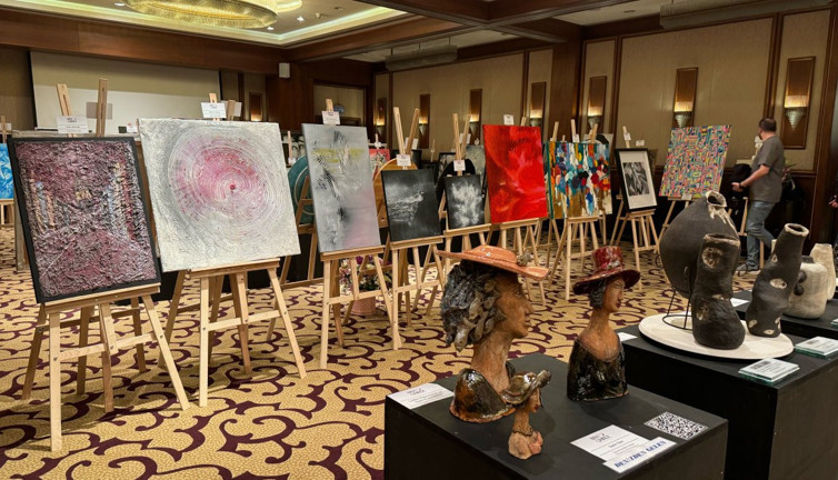 Pera Palas’ta düşler sergisi: 120 sanatçı, 250 eser