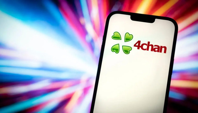 4chan tekrar yayında