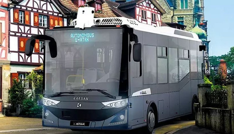 Türkiye'nin devi sürücüsüz elektrikli otobüs üretti. Tek şarjla günü tamamlıyor