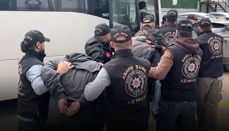 Kendilerini 'Acımasızlar' olarak tanıtan gruba operasyon... 10 kişi tutuklandı