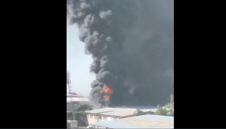 İran’da motosiklet fabrikasında büyük yangın: 2’si ağır 5 yaralı