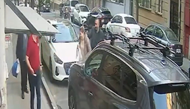 Boşandığı karısını kaçıramayınca öldürdü! İstanbul'un sosyete semtinde kadın cinayeti... Silahı tutukluluk yaptı...