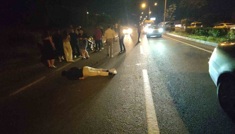 Motosiklet sürücüsü domuz sürüsüne çarptı