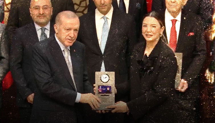 Erdoğan'dan 'havuz'a ödül yağmuru! 'Yılın Haber Sitesi' dikkat çekti