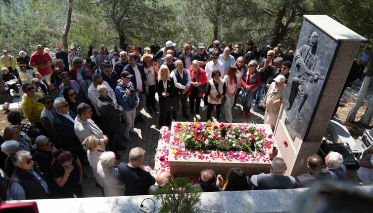 Halk müziği sanatçısı Ali Ekber Çiçek Erzincan’da anıldı