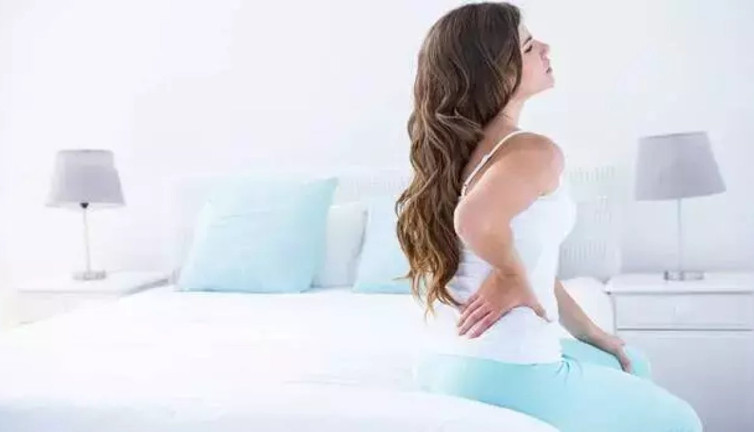 Geçmeyen bel ağrılarına 5 ezgersiz önerisi! Büyük dertten kurtulmanın gizli formülüleri