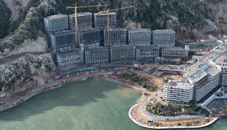 Sinpaş hem cebini hem denizi dolduracak. Bu talan yetmedi. Mahkeme yıkım kararı verdi takan yok