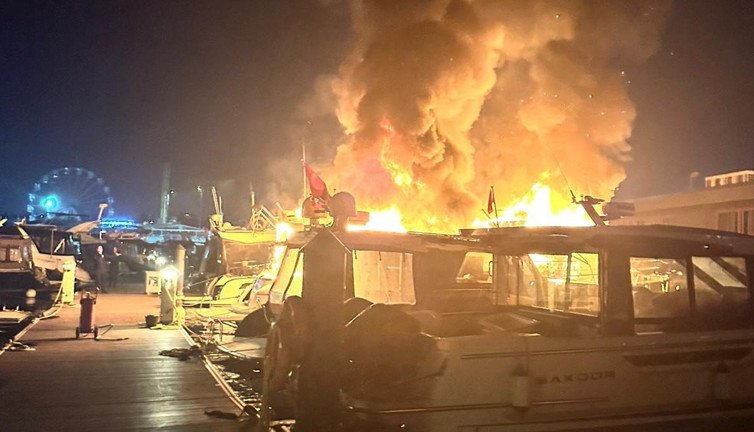 Tuzla marinada yangın!