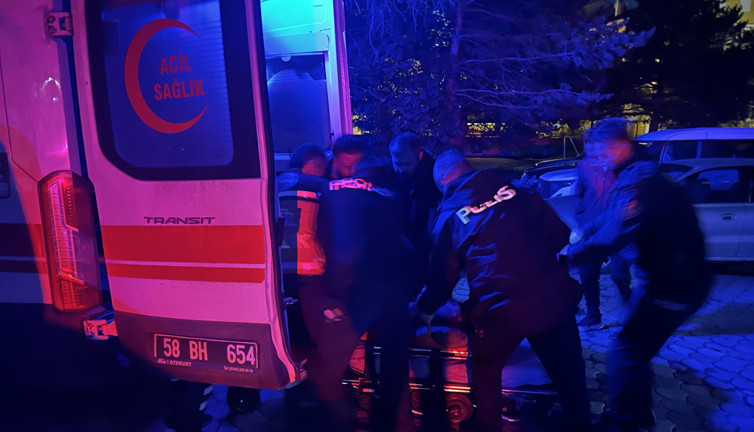 Pompalı tüfekle dehşet: Kendini ve sevgilisini vurdu