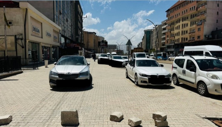 Yüksekova’da park sorunu giderek büyüyor! Vatandaşlar isyanda