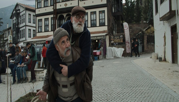 İsmail Güneş'ten yeni film: “Sıvasız Evlerden Biri / Kurban” izleyicisiyle buluşmaya hazırlanıyor